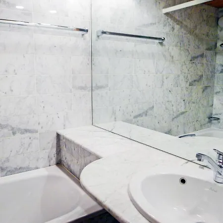 Le Bristol B52 By Interhome